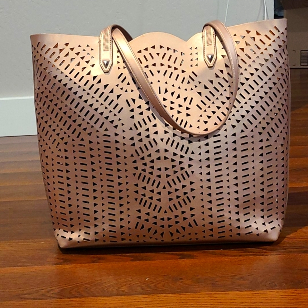 Versatile Tote - image 1